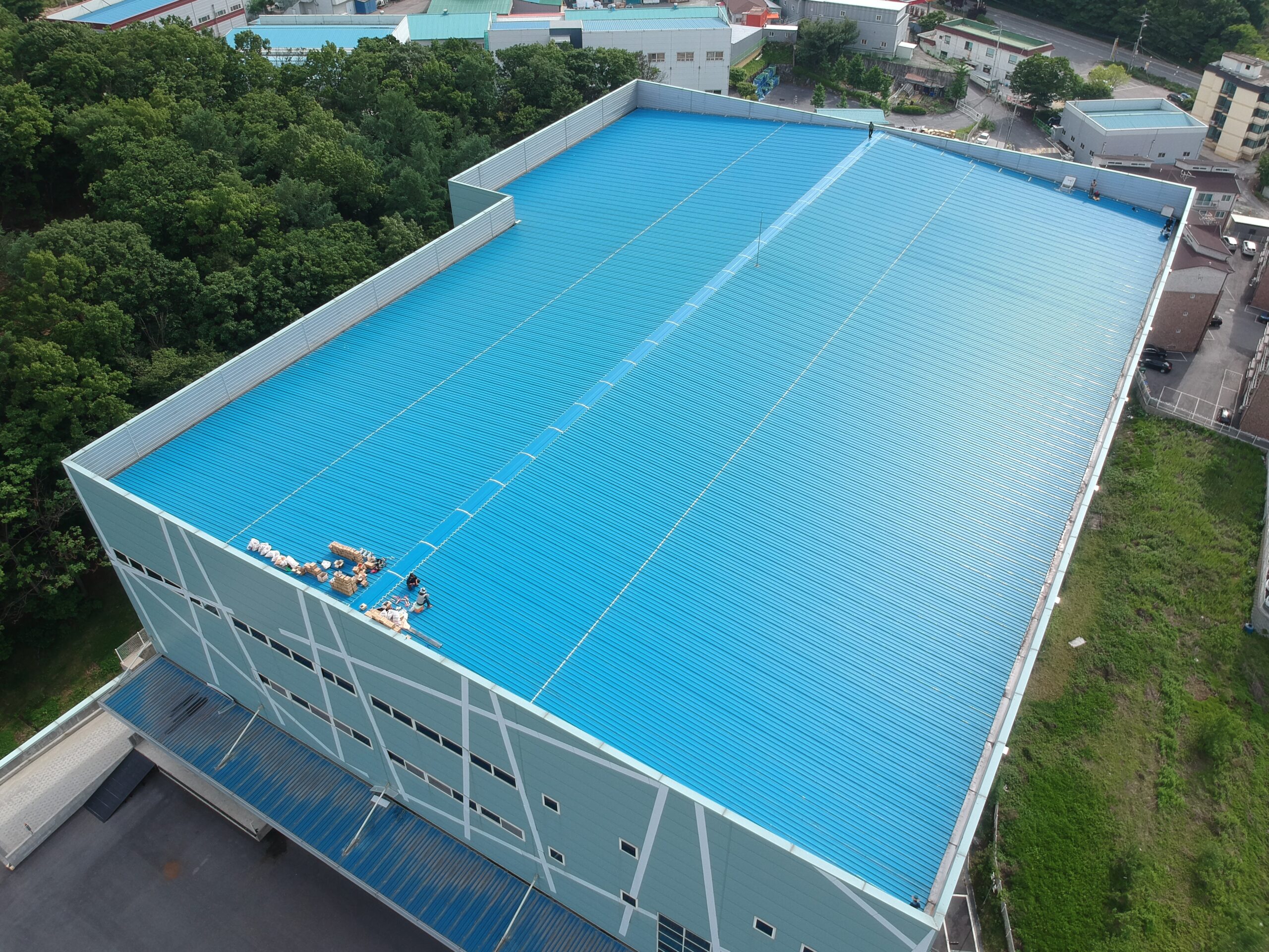 경기 용인 처인구 제조공장 샌드위치패널 옥상 고탄성 우레탄 방수 완공 후 전경